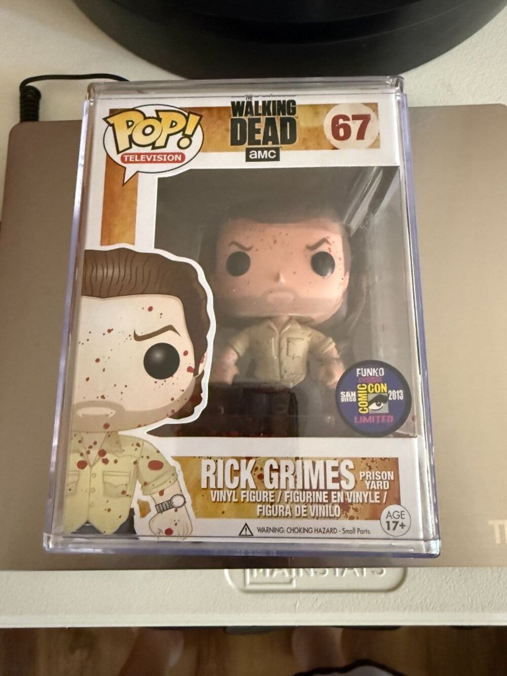 Funko Pop! Walking Dead Rick Grimes Bloody #67 2013 SDCC Hard Case Vinyl Figure!